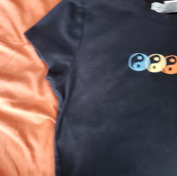 Black design tshirt, cut and paste size meduim - Picture 5 of 7